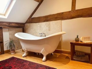 Hot Tub, Stream-Side Garden, Mountain Views, 17thC - - 9