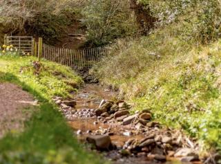 Hot Tub, Stream-Side Garden, Mountain Views, 17thC - - 7
