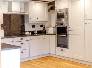 Hot Tub, Stream-Side Garden, Mountain Views, 17thC - 5