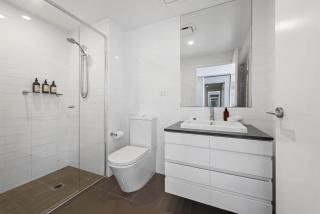 Spacious Portside Apt with Car Park, Bath and Balcony - Brisbane - 2