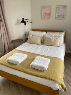 Spacious 4-Bed Home R&B STAYS Welcomes You - Eastbourne - 2