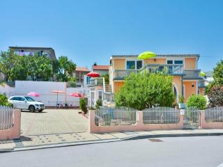 Lovely home with private terrace - Senj - 1
