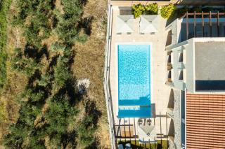 Ilys Home, a Country-chic Retreat with Pool & BBQ, By ThinkVilla - Margarítai - 7