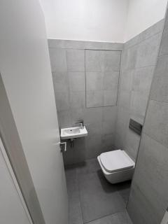 Bratislava Family Apartment with 2 bedrooms, terrace and free garage parking - Bratislava - 3