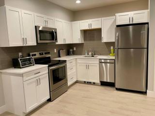 Gorgeous 1 BR Suite in a New House Free Parking - Seattle - 8