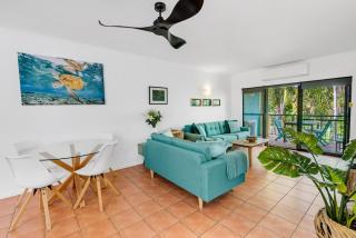 Coral Villa Stylish 2BR Apartment with Pool near Beach & Marina - 1