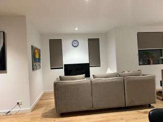 Cosy Entire Home Apartment with 3 bedrooms - Mont Albert - 0