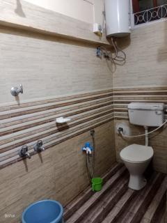 Hotel gayatri - - 7