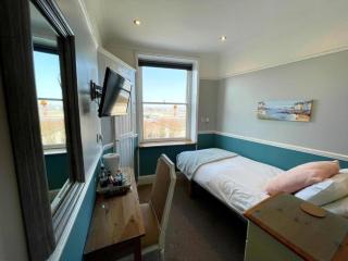 Bayliss Hall Guesthouse - Weymouth - 4