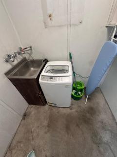 Comfortable and Spacious Queen Room - SW2 - Wentworthville - 8