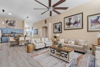 Luxe Mesa Home with Pool, Yard, Game Room - Mesa - 9
