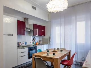 Sea 200m - AC - Smart TV - WiFi - Savona - 4