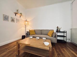 Jadart T3 avec balcon au pied de la cathédrale - 6