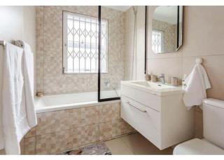 Caline VIP Luxury Jacuzzi &, Swimming Pool MEWS - Kapstadt - 8