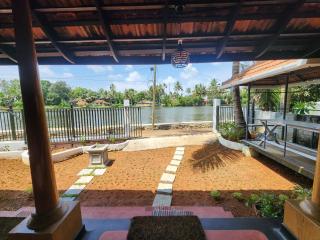 Riverine Heritage Resort - Champakulam - 9
