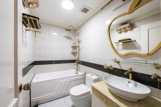 Old Quarter Luxury Suites-Elevator-Bathtub-Free Laundry - Hanoi - 5