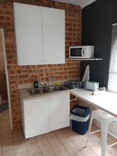 20 On Plover - Private Cottage - Sandton - 9