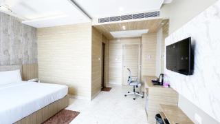 Front-Sea-View HOTEL TBS Near Jagannath Temple -SWIMMING POOL Restaurant- Lift and Parking Facilities - Fully Air Conditioning Hotel - A Top Rated Luxuary Hotel - Puri - 2