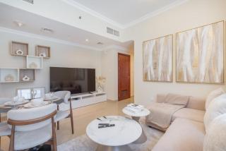 Free housekeeping visits during your stay - StayShort - 1 Bedroom Apartment in the Heart of Dubai Marina - 5