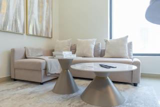 StayShort - 1 Bedroom Apartment in the Heart of Dubai Marina - 2