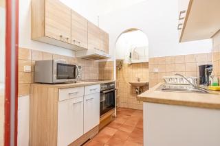 Cozy 1BR Apt Wi-Fi & Close to Hauptbahnhof - Wenen - 2