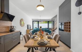 2 Bedroom Gorgeous Apartment In Jezera - Jezera - 7