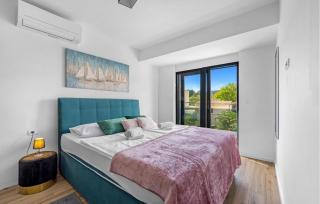 2 Bedroom Gorgeous Apartment In Jezera - Jezera - 6