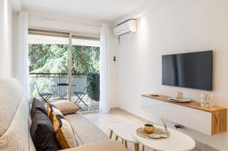 LE CENTER avec joli balcon et parking pour un plaisant séjour - Cannes - 9
