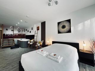 La détente marocaine studio jacuzzi et terrasse - 9