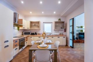 Prime Location 3BR Apartment with Stunning View by ArcoBnb - Sliema - 8