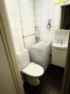 Kotimaailma Apartments Kamppi - 2BR in the city center with code lock - Helsinki - 6