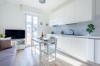 JOIVY Sublime Flat with Balcony - Milano - 0