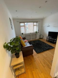 Full 3 bedroom house 3 floors - 0