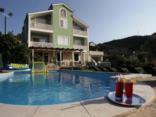 Villa with with 5 apartments in Peracko Blato - Ploče - 4