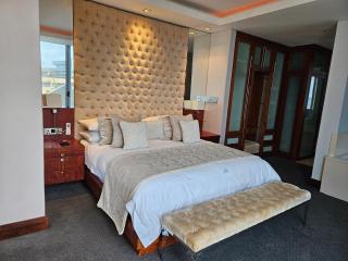 Exquisite Penthouse Apartment 712 by First Private Stays - Ballito - 3