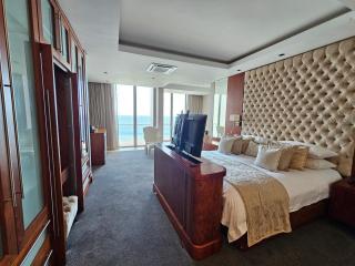 Exquisite Penthouse Apartment 712 by First Private Stays - Ballito - 1