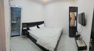 HOTEL PEEPAL#TREE Near Rambag Railway Station -Free Parking And Wi-fi Facilities - A Top Rated Hotel - Prayagraj - 1