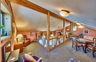 Gorgeous Multi-Unit Cabin Rental for Larger Groups Nestled in the Trees for an Unforgettable Getaway in Nature in Ben Wheeler, Texas - Ben Wheeler - 3