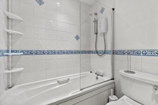Bright & Spacious 3 Bedroom Home in Central Exeter - 6