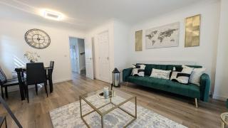 Elegant & Serene 3-BR Retreat Minutes from Heathrow Airport-London- Slough central-Legoland-Ascot-Windsor for Contractors-Families-Relocators-Businesses - Langley Marish - 3