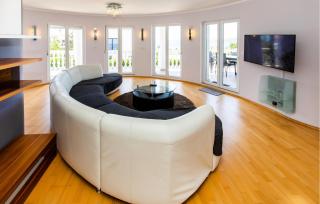 Amazing Home In Crikvenica With Wifi - 3