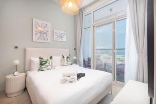 StayShort - Glamorous 1BR Apartment - Steps from the Beach - 8