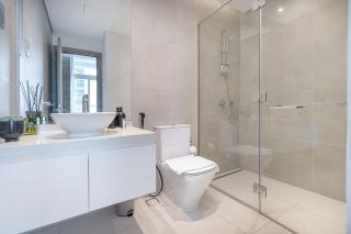 StayShort - Glamorous 1BR Apartment - Steps from the Beach - 7