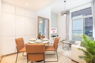 StayShort - Glamorous 1BR Apartment - Steps from the Beach - 1