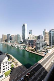 Stunning 1BR with Breathtaking Views Dubai Marina - 7