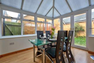 Comfortable 3 Bed Home with Garden in Peterborough - Peterborough - 9