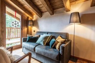 HelloCHALET Valtournenche - Pessey Chalet - 2 Apartments near lift with Garden and Mountain View - 4