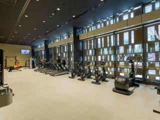 Stunning City Views Apartment for Mid-Long Term Stays, Free Carpark, Pool & Gym, Easy Walk to Marvel, Free Tram Zone, - Melbourne - 1