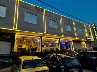 Hotel De Clark - Free Airport Drop for Minimum 05 Nights Stay - 5 mins from IGI & Domestic Airport Delhi - 0
