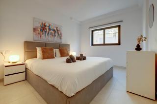 Cozy 2BR Sliema Getaway by the Water - Sliema - 5